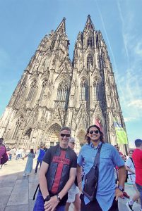 Rafael Soto ’23 and Jeremy Bobowski visit Cologne Cathedral